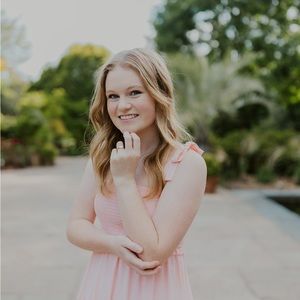 Meet your Posher, Caroline